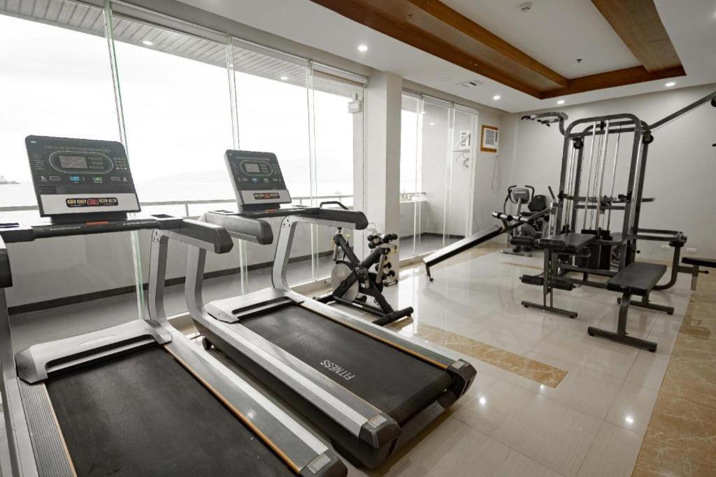 Subic Grand Harbour Hotel Subic Bay Olongapo Exterior photo