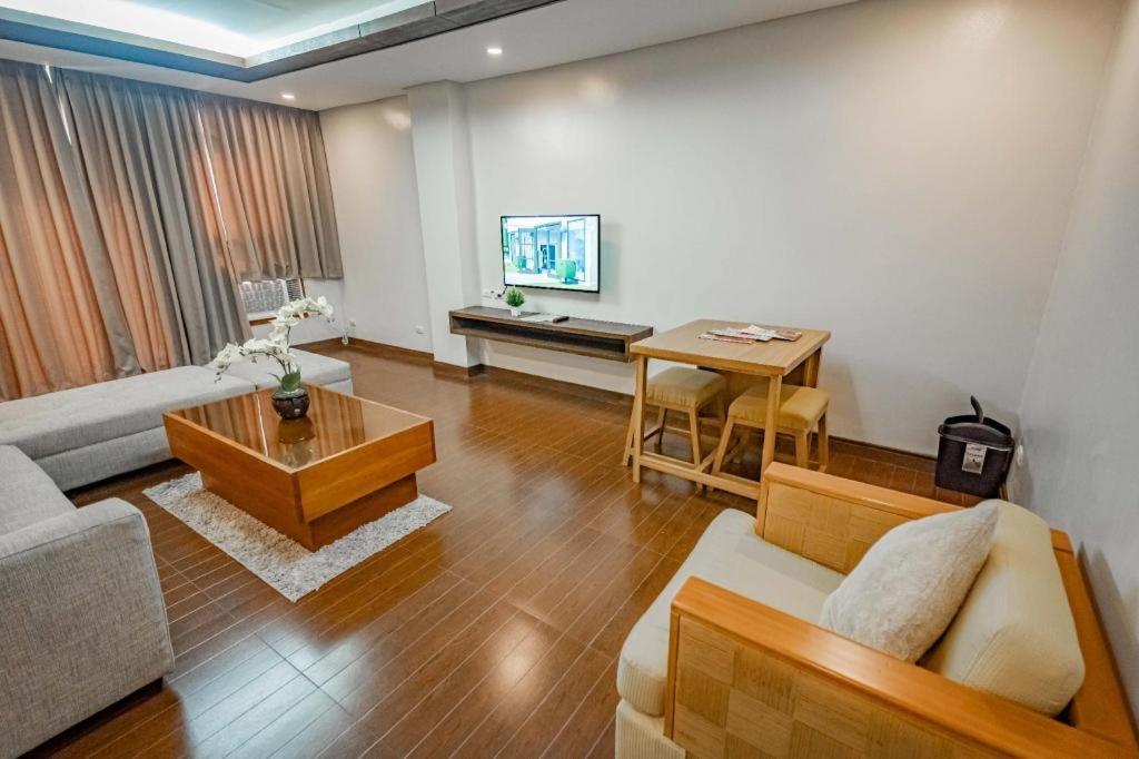 Subic Grand Harbour Hotel Subic Bay Olongapo Exterior photo