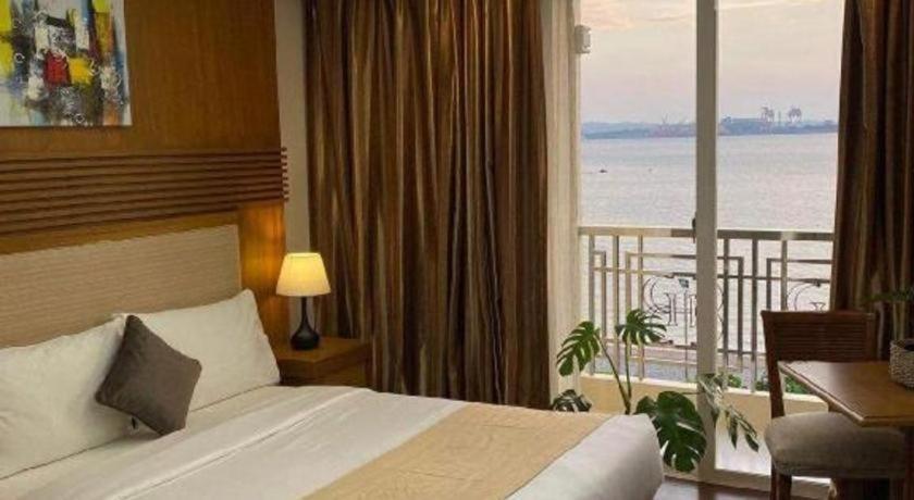 Subic Grand Harbour Hotel Subic Bay Olongapo Exterior photo
