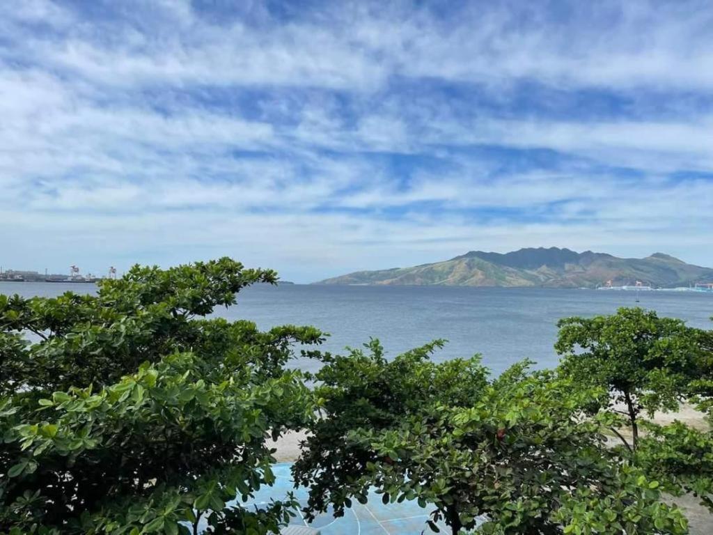 Subic Grand Harbour Hotel Subic Bay Olongapo Exterior photo