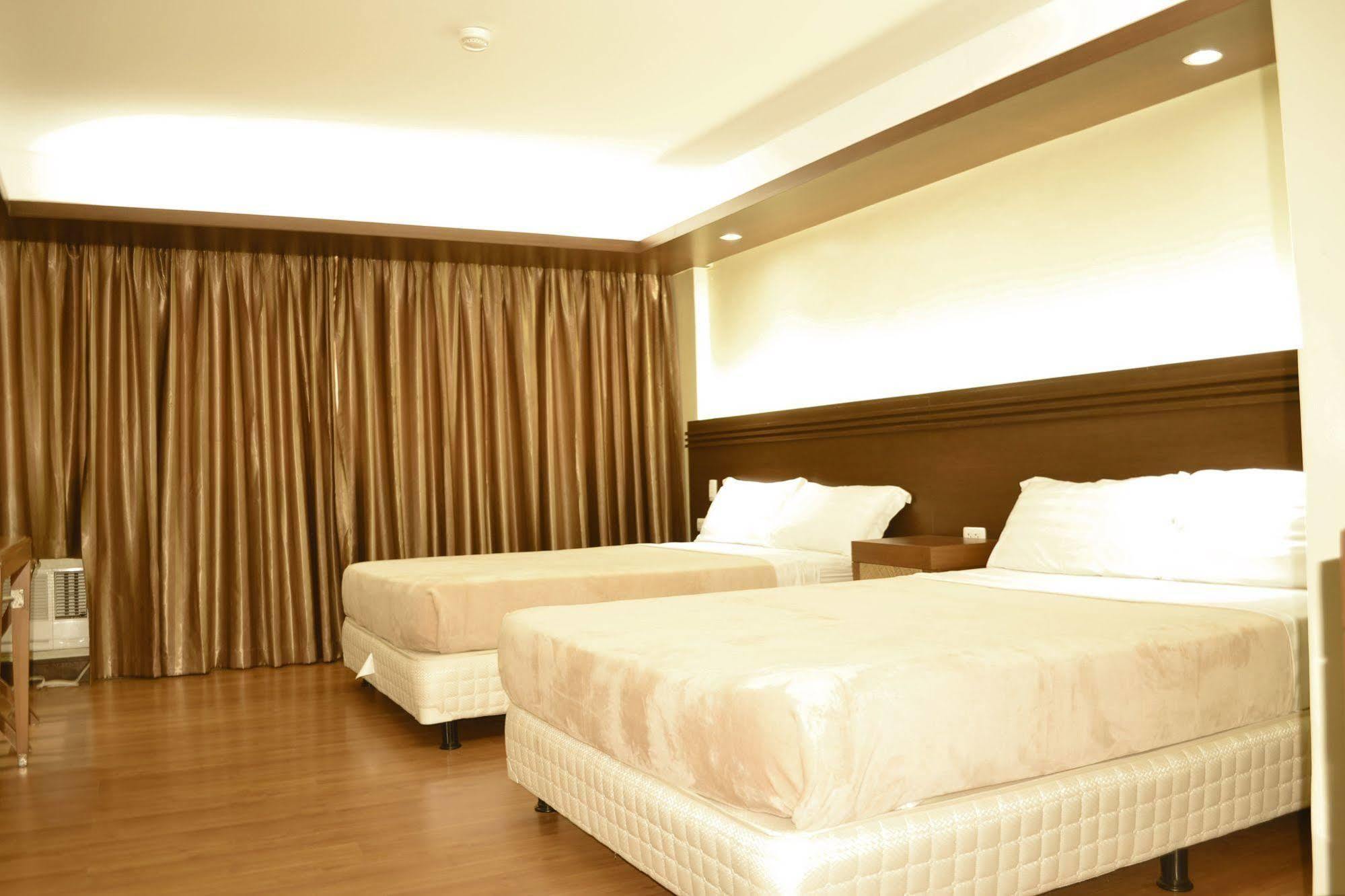 Subic Grand Harbour Hotel Subic Bay Olongapo Exterior photo